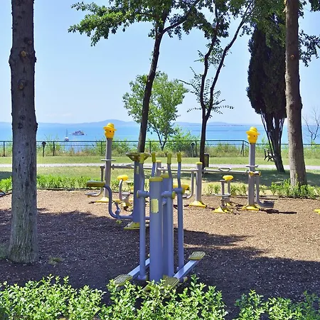 리조트 Sol Mare 네세부르